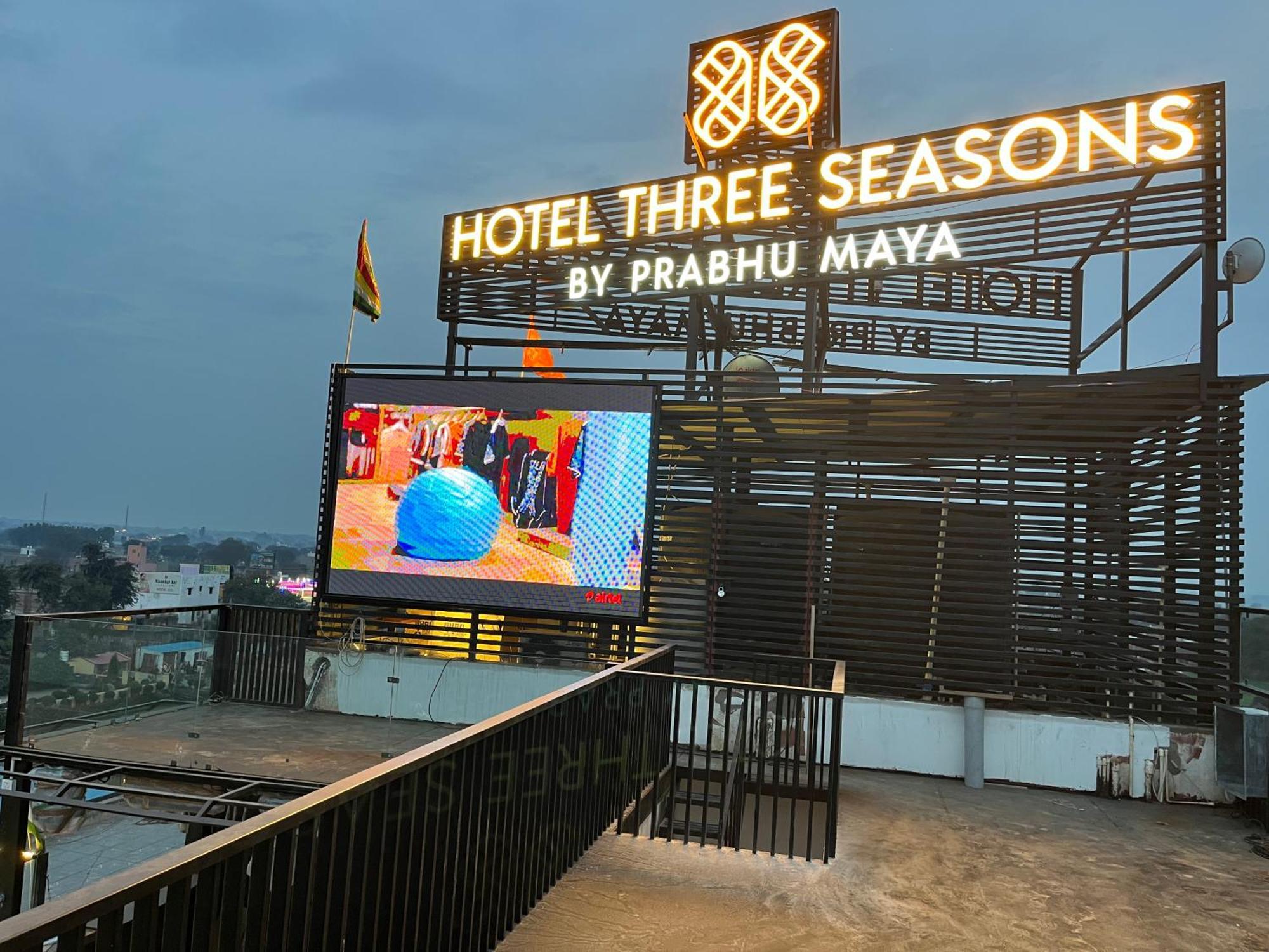 Hotel Three Seasons Вріндаван Екстер'єр фото